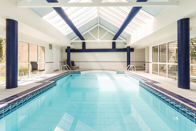 Imagen de la piscina del Hotel -restaurant Les Cimes. Foto 18