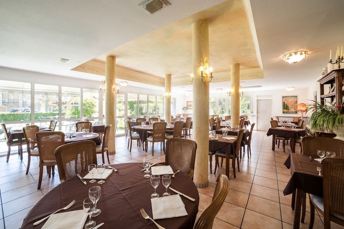 Imagen del bar/restaurante del Hotel -restaurant Les Cimes. Foto 4