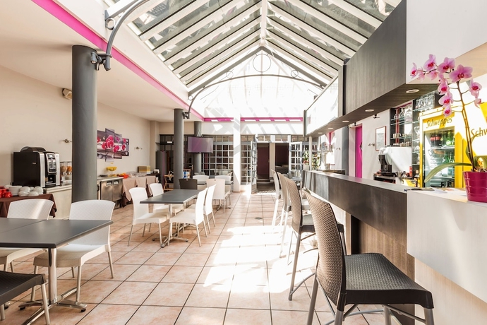 Imagen del bar/restaurante del Hotel -restaurant Les Cimes. Foto 6