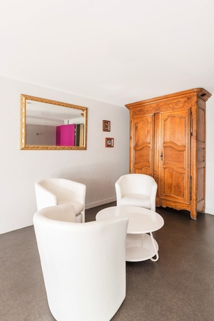 Imagen de los interiores del Hotel -restaurant Les Cimes. Foto 17