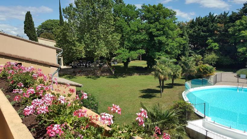 Imagen de la piscina del Hotel -restaurant Les Oliviers. Foto 12