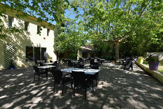 Imagen del bar/restaurante del Hotel -restaurant Les Oliviers. Foto 3