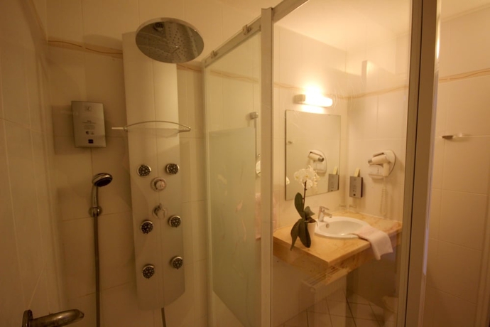 Imagen de la habitación del Hotel -restaurant Logis Le Tropicana. Foto 19