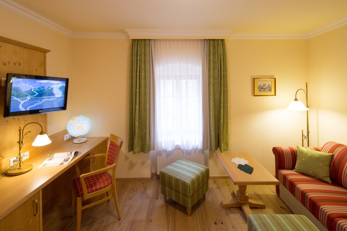 Imagen de los interiores del Hotel -restaurant Zum Schwarzen B&auml;ren. Foto 11