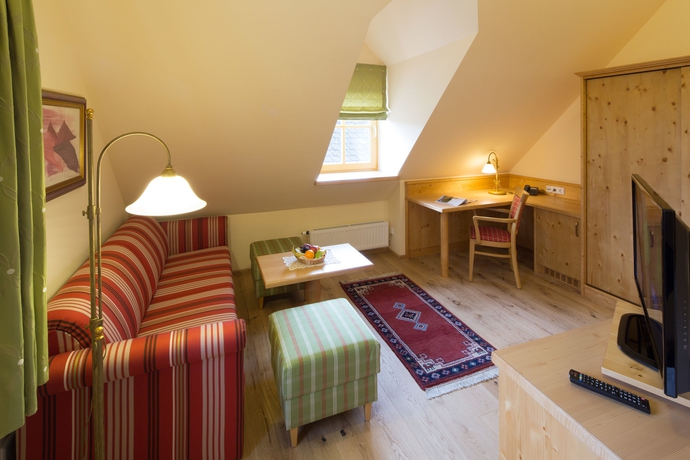 Imagen de los interiores del Hotel -restaurant Zum Schwarzen B&auml;ren. Foto 13