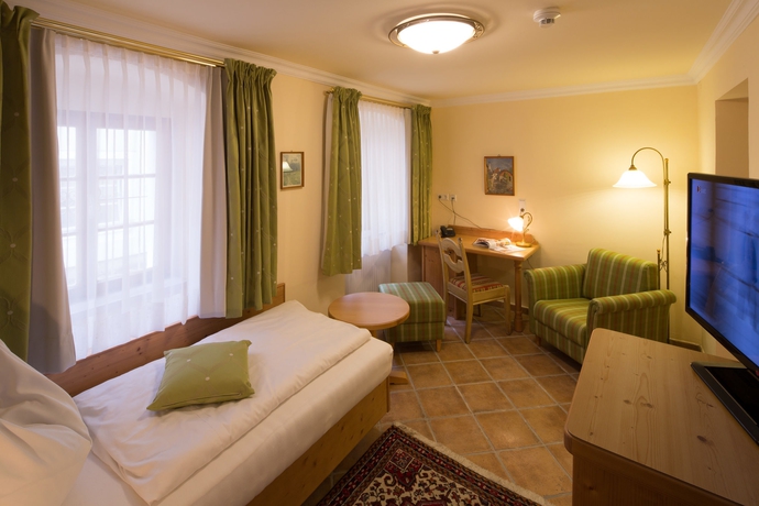 Imagen de la habitación del Hotel -restaurant Zum Schwarzen B&auml;ren. Foto 8