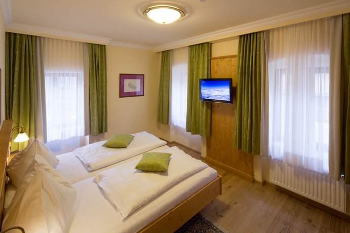 Imagen de la habitación del Hotel -restaurant Zum Schwarzen B&auml;ren. Foto 10