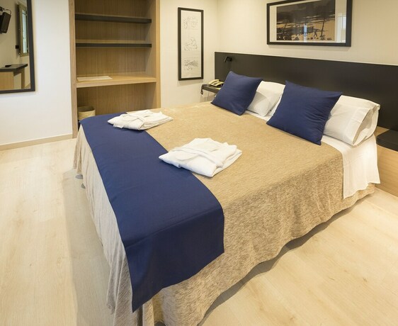 Imagen de la habitación del Hotel restaurante Roma. Foto 18