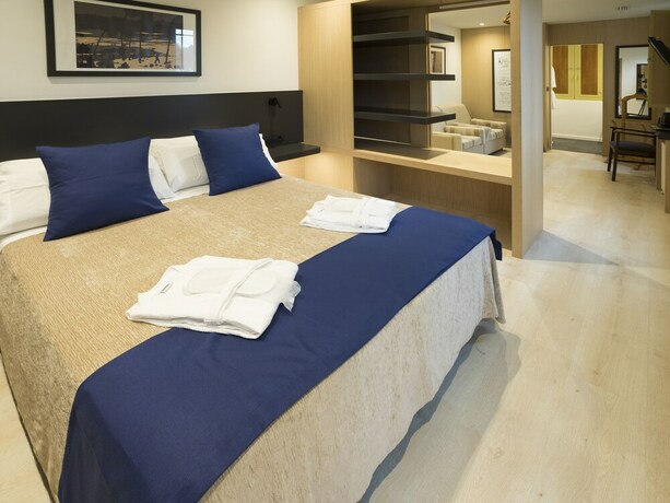 Imagen de la habitación del Hotel restaurante Roma. Foto 19