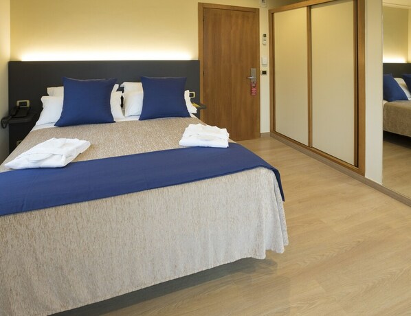 Imagen de la habitación del Hotel restaurante Roma. Foto 20