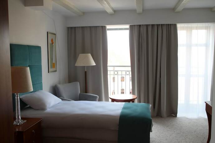 Imagen de la habitación del Hotel Śr&oacute;dka. Foto 19