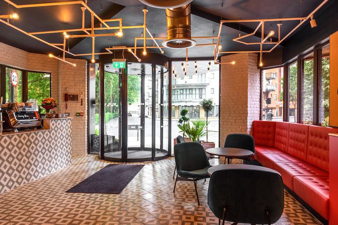 Imagen de los interiores del Hotel room2 Southampton Hometel. Foto 20