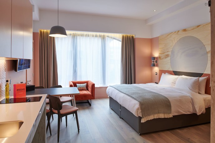 Imagen de la habitación del Hotel room2 Southampton Hometel. Foto 18