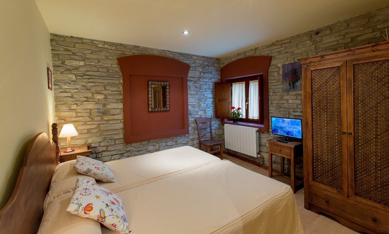 Imagen de la habitación del Hotel rural los Cerezos. Foto 1