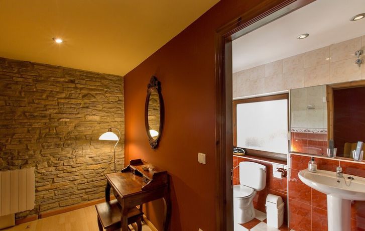 Imagen de la habitación del Hotel rural los Cerezos. Foto 8