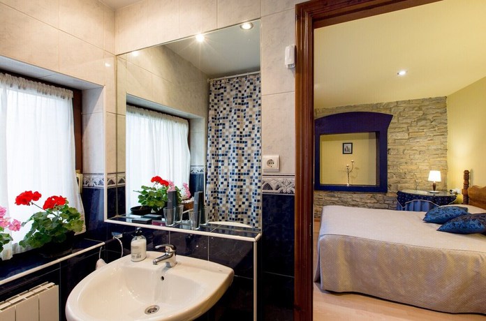 Imagen de la habitación del Hotel rural los Cerezos. Foto 11