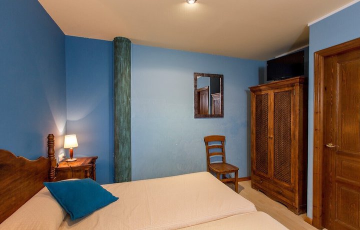 Imagen de la habitación del Hotel rural los Cerezos. Foto 15
