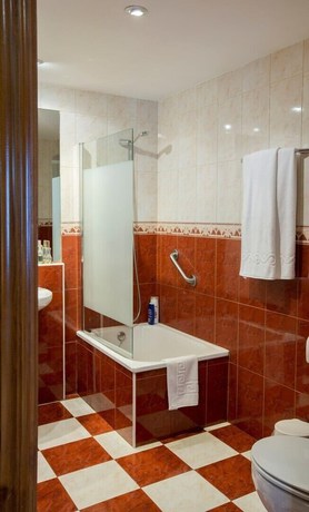 Imagen de la habitación del Hotel rural los Cerezos. Foto 16