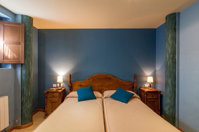 Imagen de la habitación del Hotel rural los Cerezos. Foto 17