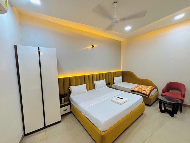 Imagen de la habitación del Hotel sadhana palace. Foto 4