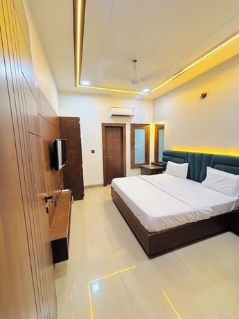 Imagen de la habitación del Hotel sadhana palace. Foto 9