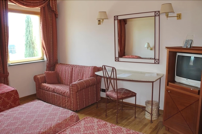 Imagen de la habitación del Hotel semifonte. Foto 10