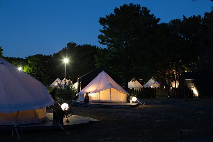 Imagen general del Hotel small planet CAMPandGRILL - Glamping. Foto 3