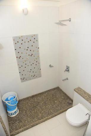 Imagen de la habitación del Hotel srijan inn. Foto 18