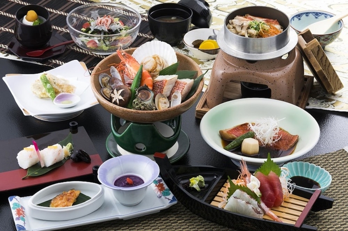 Imagen del bar/restaurante del Hotel sundance resort Atami. Foto 4