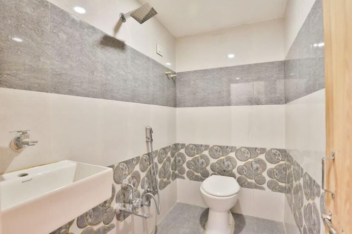Imagen de la habitación del Hotel sunsarovar. Foto 4