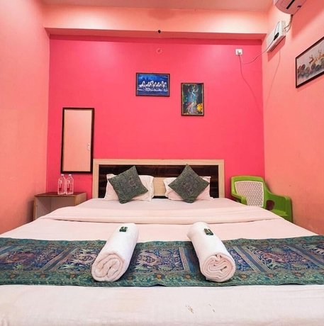 Imagen de la habitación del Hotel suvidha guest house. Foto 10