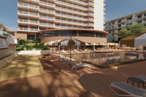 Imagen de la piscina del Hotel tent Arenal. Foto 10