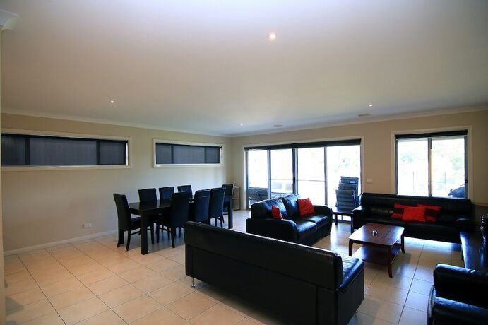 Imagen general del Hotel 'the Anchorage by the Lake'. Foto 1