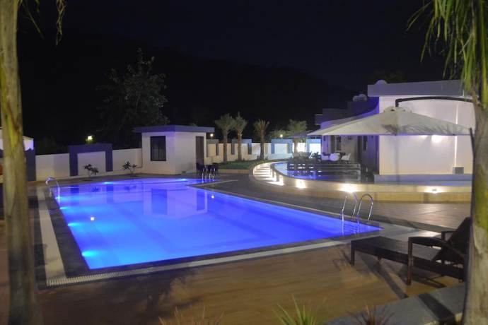 Imagen de la piscina del Hotel the Hind, Siyawa. Foto 20