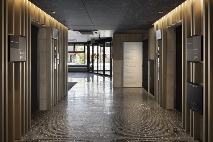 Imagen de los interiores del Hotel the b osaka-shinsekai. Foto 11