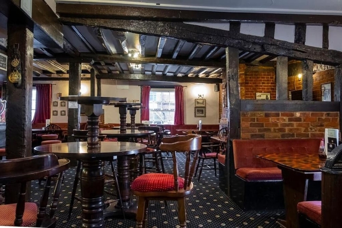 Imagen del bar/restaurante del Hotel the crown hotel, Alton. Foto 4