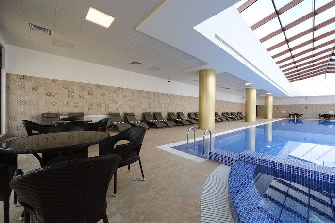 Imagen de la piscina del Hotel thelocals Grozny. Foto 17