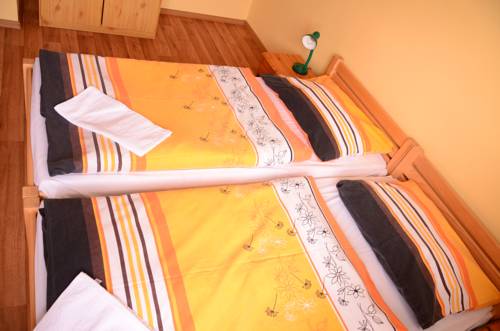 Imagen de la habitación del Hotel ubytovna u n&aacute;draži. Foto 8