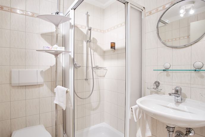 Imagen de la habitación del Hotel und Spezialit&auml;tenrestaurant zur Linde. Foto 13