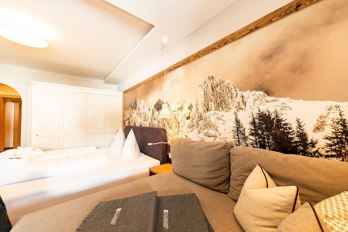 Imagen de la habitación del Hotel &uuml;bergossene Alm Resort. Foto 4