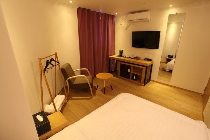 Imagen de la habitación del Hotel violet. Foto 12
