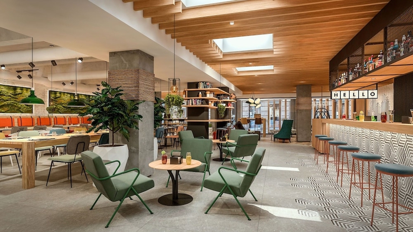 Imagen del bar/restaurante del Hotel voco Bilbao - City by IHG. Foto 3