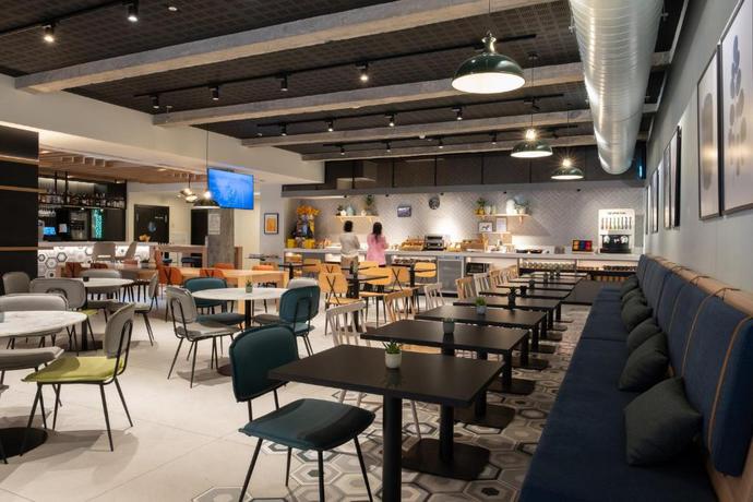 Imagen del bar/restaurante del Hotel voco Bilbao - City by IHG. Foto 2