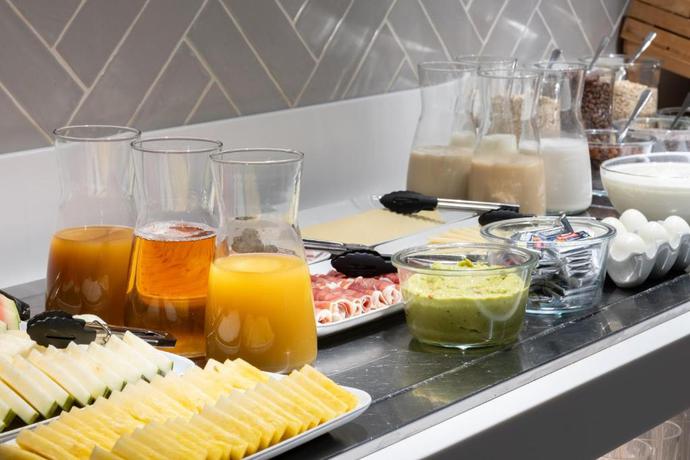 Imagen del bar/restaurante del Hotel voco Bilbao - City by IHG. Foto 4