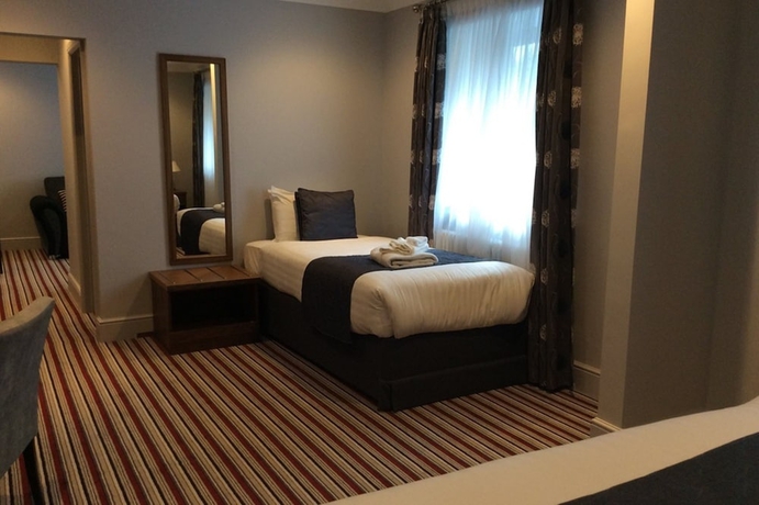 Imagen de la habitación del Hotel voco Lythe Hill & Spa, an IHG Hotel. Foto 3