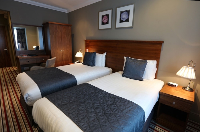 Imagen de la habitación del Hotel voco Lythe Hill & Spa, an IHG Hotel. Foto 5
