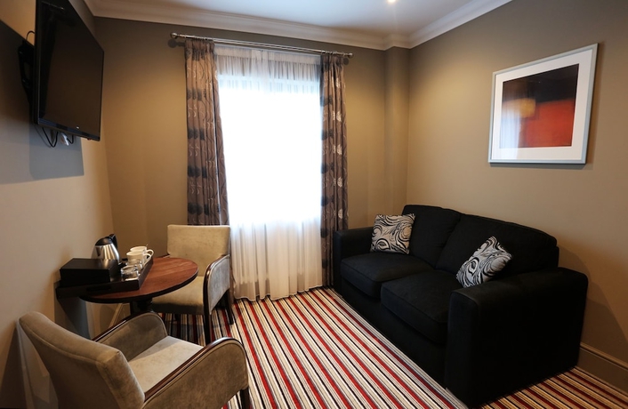 Imagen de la habitación del Hotel voco Lythe Hill & Spa, an IHG Hotel. Foto 9