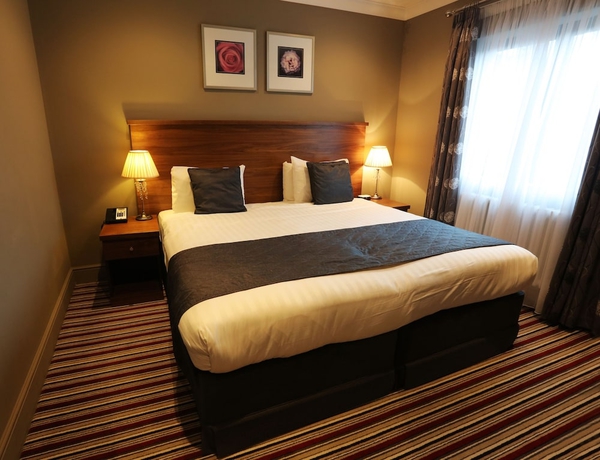 Imagen de la habitación del Hotel voco Lythe Hill & Spa, an IHG Hotel. Foto 10