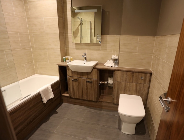 Imagen de la habitación del Hotel voco Lythe Hill & Spa, an IHG Hotel. Foto 13