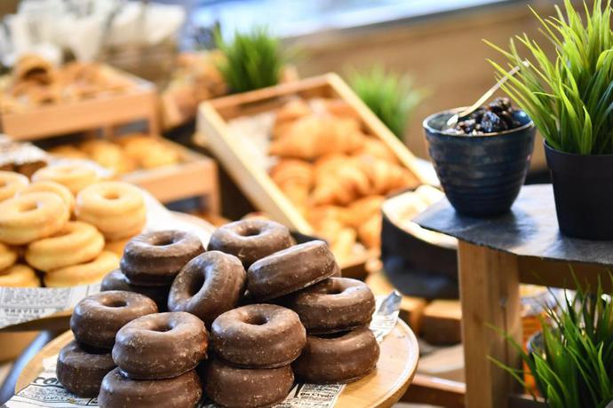 Imagen del bar/restaurante del Hotel voco Madrid - Las Tablas by IHG. Foto 4